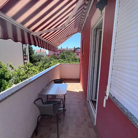 アパート Toni777 ロヴィニ