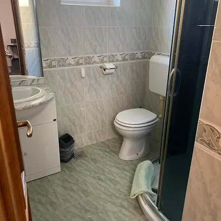 Toni777 アパート ロヴィニ