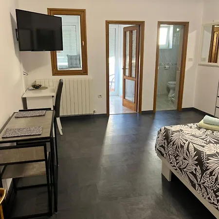 Toni777 アパート *